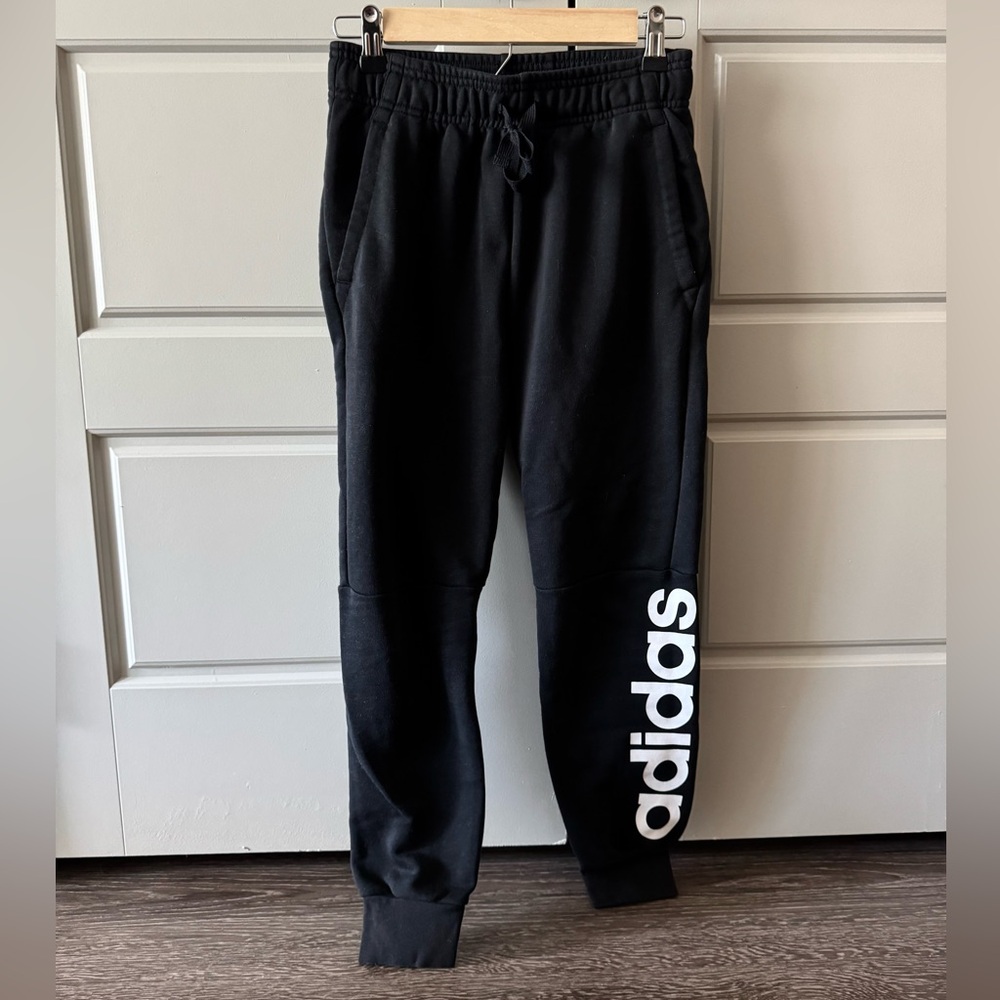 Women’s Adidas Essentials Linear Sweatpants/Joggers, Black and white, Size XS